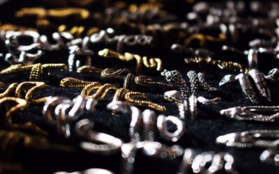 Bijoux anciens style moyen âge