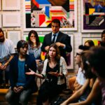 personnes réunies pour parler de communication