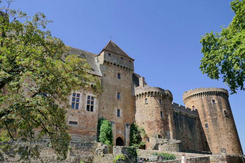 Castelnau Barbarens : Découverte d’un Village au Charme Intemporel