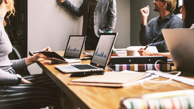 job training découvrez nos programmes de formation professionnelle adaptés à vos besoins pour acquérir de nouvelles compétences et booster votre carrière. inscrivez-vous dès aujourd'hui pour un avenir prometteur!