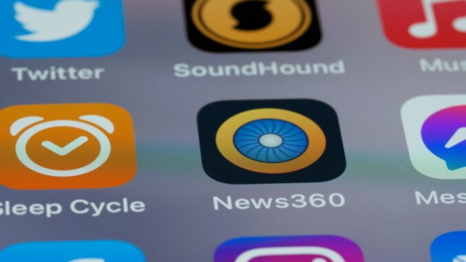 Informations et médias sociaux