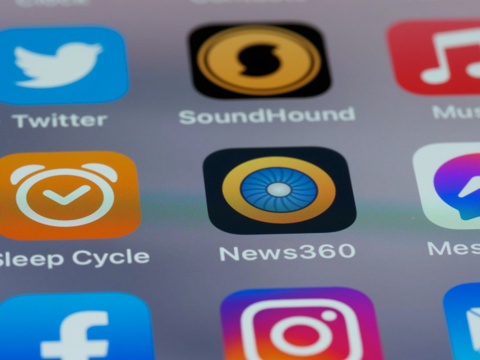 Informations et médias sociaux